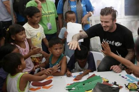 David Beckham nelle Filippine per l’Unicef