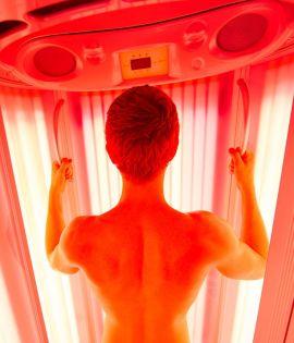 NEWS. DOLOMITI.IT: pelle elastica e reidratata in 48 ore con la doccia al collagene. Nuove terapie luminose e anti-aging da fare in vacanza.