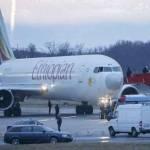 Aereo dirottato, i 4 italiani: “Escono le maschere, aereo precipita…” Aereo dirottato, i 4 italiani: “Escono le maschere, aereo precipita…”