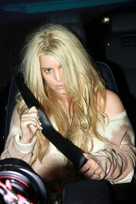 Jessica Simpson is BACK and...DRUNK as HELL ! AHAH !!