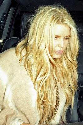 Jessica Simpson is BACK and...DRUNK as HELL ! AHAH !!