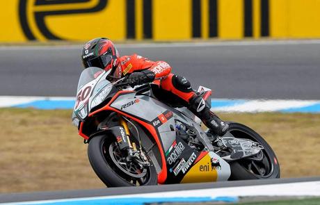 SBK: Silvain Guintolì Vince una gara 2 convulsa a Phillip Island