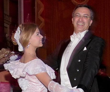 Nino Graziano Luca balla con Anastasia Kuzmina al Gran Ballo di Carnevale