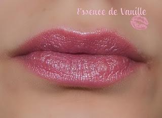 Review: Latex Like lipstick 06 - Attractive Pink by KIKO