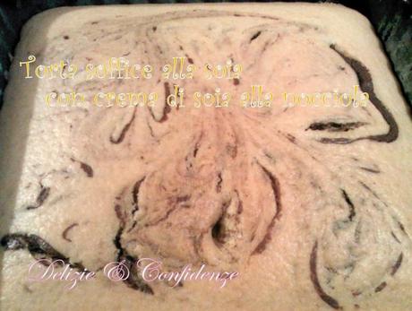 Dolcetti di soia: torta soffice di soia con crema di soia alle nocciole & cupcake di soia con scaglie di cioccolato