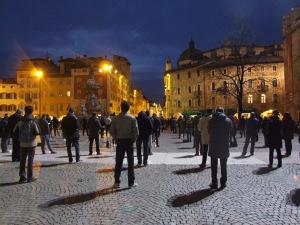 Trento, le Sentinelle in piedi fanno paura sentinelle