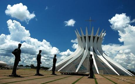 5-33-Worlds-Top-Strangest-Buildings-cathedral-brasi