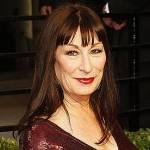 Anjelica Huston: “Amo l’Italia dal viaggio con mio padre”