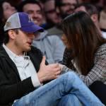 Mila Kunis con l'anello di diamanti regalato da Ashton Kutcher03