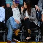 Mila Kunis con l'anello di diamanti regalato da Ashton Kutcher06