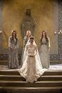 “Reign”: ecco Mary in abito da sposa, ma chi è il fortunato?