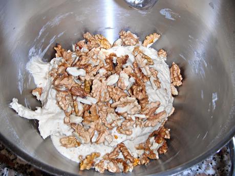 Pane alla birra cruda, farro e noci