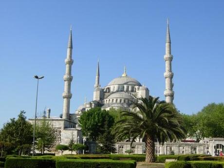 La Moschea Blu 533x400 VIAGGIO AD ISTANBUL: TRA MOSCHEA BLU, KEBAB E DERVISHI VOLANTI 