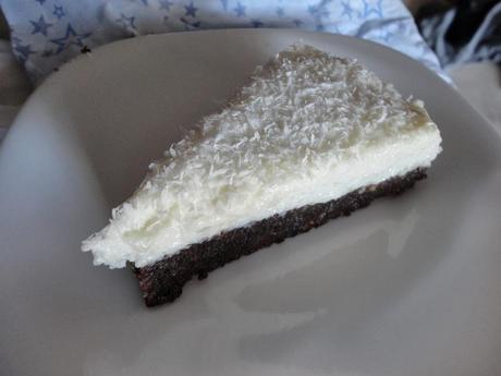 Torta fredda di yogurt al cocco e cacao