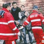 Fiorello, insanguinato in barella dopo incidente: foto esclusive di “Gente”