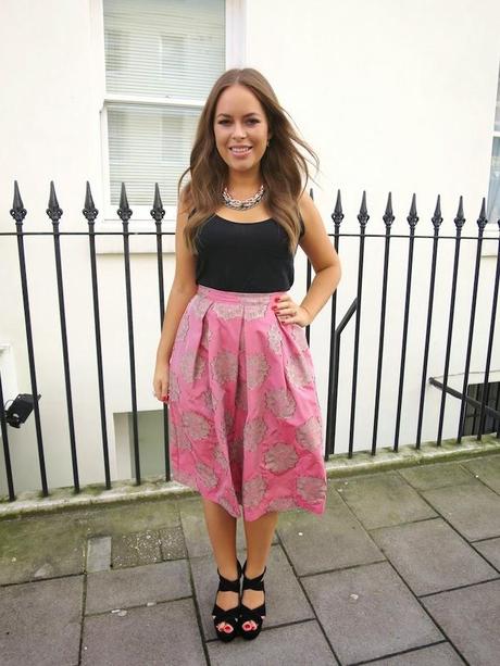 TUTTE PAZZE PER LE FULL SKIRT (o almeno io sicuramente!) TUTTE PAZZE PER LE FULL SKIRT (o almeno io sicuramente!)