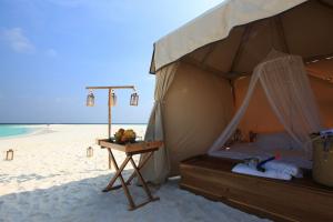 Sandbank-tent-details