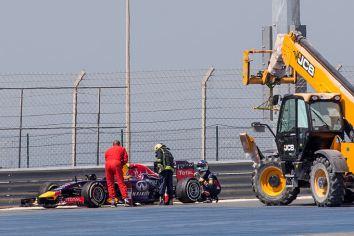 Sebastian-Vettel-Red-Bull_Test_day8_Bahrain_2014 (4)