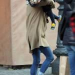 Luisa Ranieri gioca con la figlia Emma05