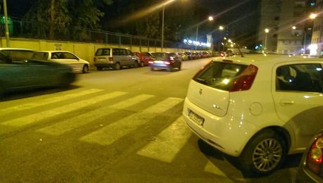 Ho fatto una passeggiata nel mio quartiere, Don Bosco, per 500 miseri metri. E questo sono riuscita a fotografare. Chi ha deciso che non posso uscire di casa? Chi ha deciso che devo essere umiliata se voglio camminare? Ho fatto una passeggiata nel mio quartiere, Don Bosco, per 500 miseri metri. E questo sono riuscita a fotografare. Chi ha deciso che non posso uscire di casa? Chi ha deciso che devo essere umiliata se voglio camminare?