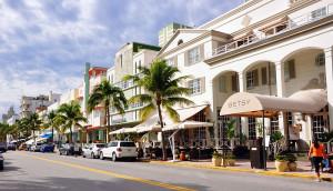 Ocean Drive è tra le 10 cose da vedere a Miami