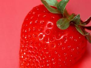 strawberry-widescreen-wallpaper-2
