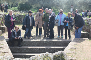 Escursione archeologica: Pozzo Santa Cristina, Nuraghe Palmavera, Altare Monte d'Accoddi, Necropoli Anghelo Ruju