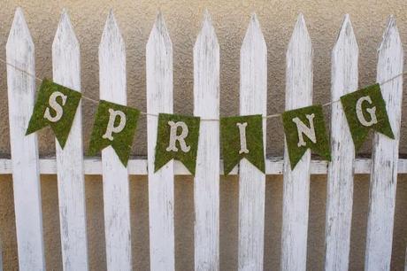 DIY, Bunting di primavera: muschio e glitter!
