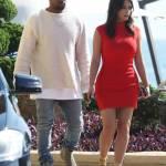 Kim Kardashian in rosso per pranzare col fidanzato