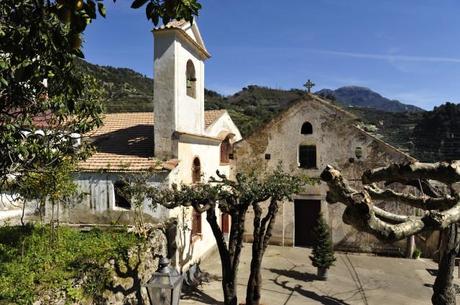 BORGO DI VILLA AMENA E CHIESA DEI SS GENNARO E GIULIANO