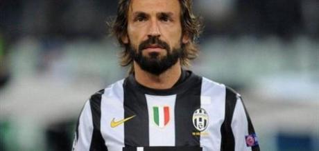 Nuova magia di Pirlo: la Juve vola ai quarti