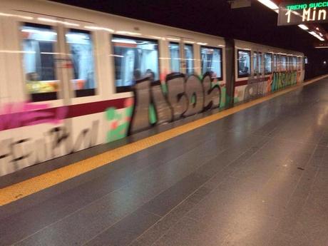 Graffiti in metro. Si alza il livello dello scontro. Ma i furfanti
vengono ancora lasciati fare