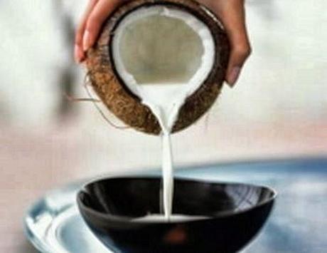 Oggi nella mia rubrica: il latte di cocco in cosmetica