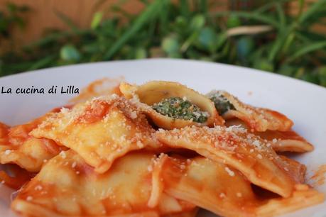 Primi: Ravioli di carne Primi: Ravioli di carne