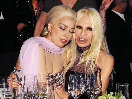 G.U.Y. video: Lady Gaga diventa Donatella Versace