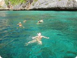 Poecylia Resort di Carloforte (CI) presenta il corso di swimtrekking, il nuovo modo di scoprire il mare