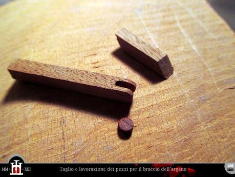 Costruzione 170: Parapetto in legno (2) e completamento dell'argano
