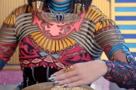 KATY PERRY’S NAILS // IN DARK HORSE