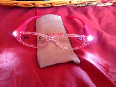 EASYLIGHT OCCHIALI DA LETTURA CON LUCE LED EASYLIGHT OCCHIALI DA LETTURA CON LUCE LED