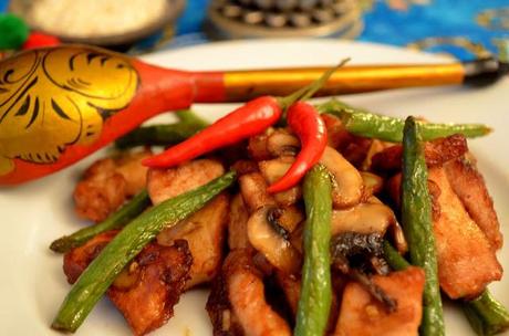 Maiale piccante saltato con funghi e fagiolini/Stir Fried Pork with Mushrooms and Green Peas