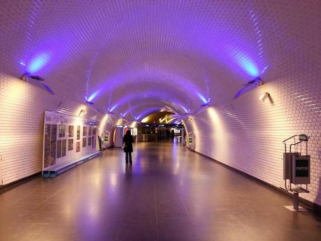 Portogallo in crisi? Ecco la metropolitana di Lisbona per un rapido confronto con le nostre stazioni Portogallo in crisi? Ecco la metropolitana di Lisbona per un rapido confronto con le nostre stazioni