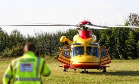 Tragedia alla G.Olmo, ciclista vola giù nel torrente e perde la vita