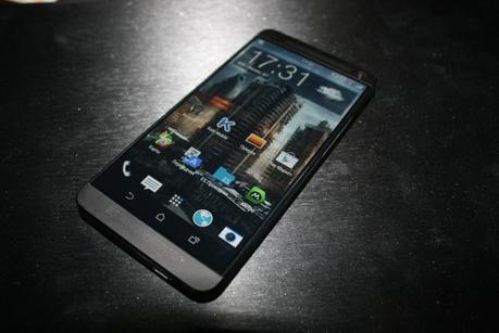 HTC ha barato sui benchmark del top di gamma One (M8)