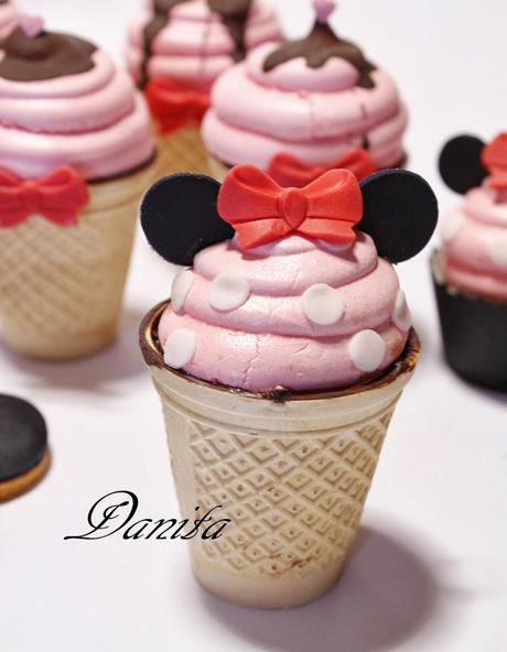 Torta Minnie baby e dolcetti in tema