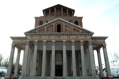 Alessandro Antonelli, genio dell'architettura europea del secolo XIX. Perfetto equilibrio tra utopia e fondatezza. Ispirazioni antonelliane tra Torino, Novara e Lago Maggiore