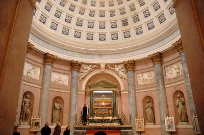 Alessandro Antonelli, genio dell'architettura europea del secolo XIX. Perfetto equilibrio tra utopia e fondatezza. Ispirazioni antonelliane tra Torino, Novara e Lago Maggiore