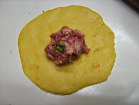 Kibinai - un fagottino ripieno di carne che viene dalla Lituania