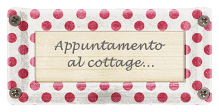 Appuntamento Al Cottage: Country House And Colorful Garden...