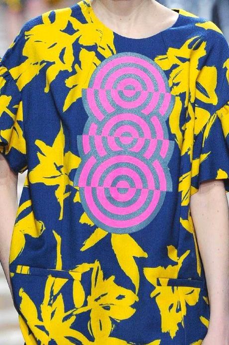 STAMPE, PATTERNS, LAVORAZIONI ED EFFETTI DI SUPERFICIE DALLA SETTIMANA DELLA MODA DI PARIGI (COLLEZIONI DONNA A/I 14/15) / 4 STAMPE, PATTERNS, LAVORAZIONI ED EFFETTI DI SUPERFICIE DALLA SETTIMANA DELLA MODA DI PARIGI (COLLEZIONI DONNA A/I 14/15) / 4