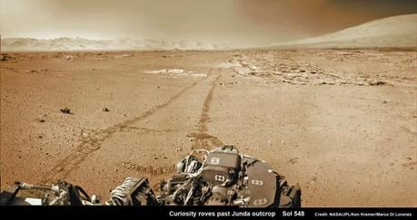 Chi vuole essere un marziano? Il rover Curiosity guarda verso il cratere Gale e il Monte Sharp. Foto scattata nel sol 548. Credit: NASA/JPL-Caltech/Ken Kremer- kenkremer.com/Marco Di Lorenzo